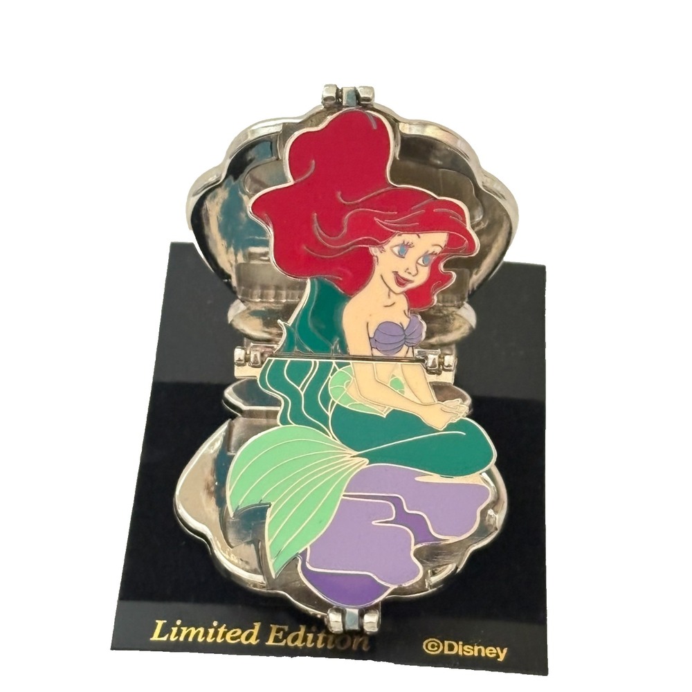 Disney Pin Ariel Compact Trap LE 900 Little Mermaid M&P Japan 3D NEW on Card